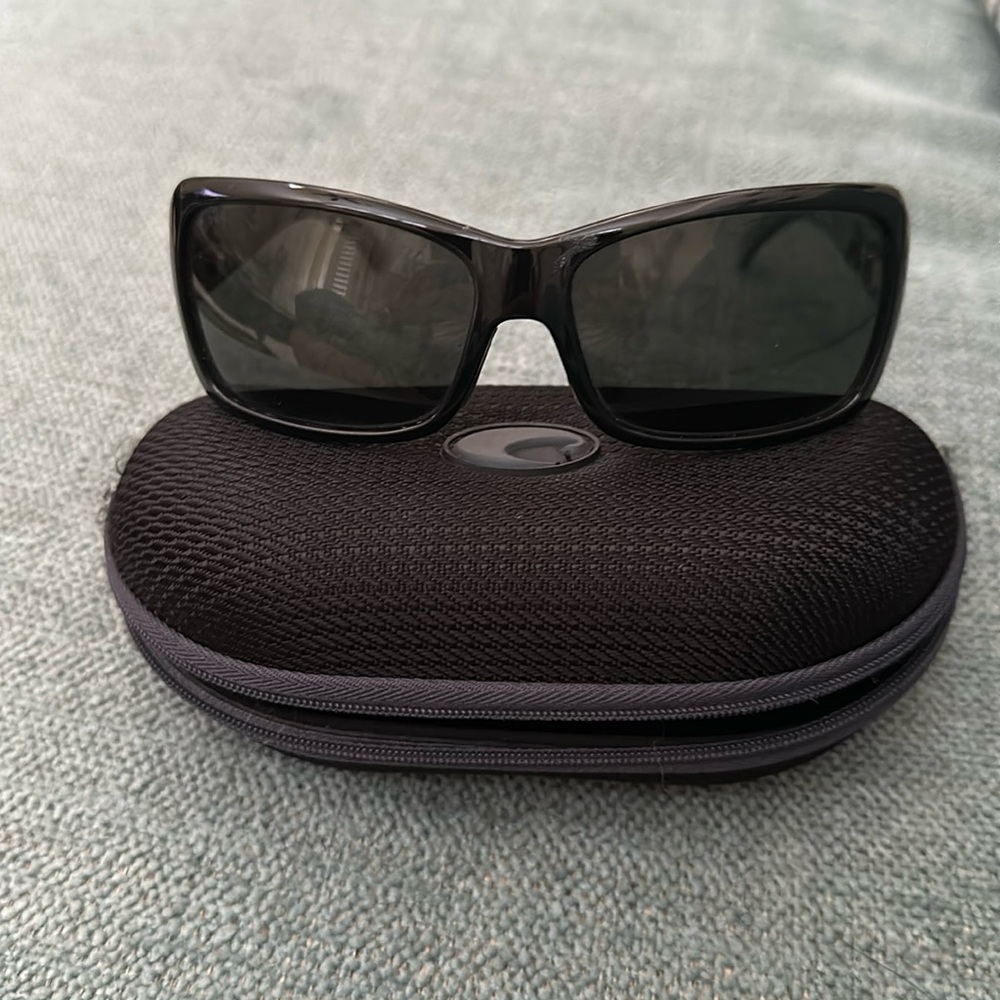 Costa Del Mar Islamorada Sunglasses Black frame with black zippered case